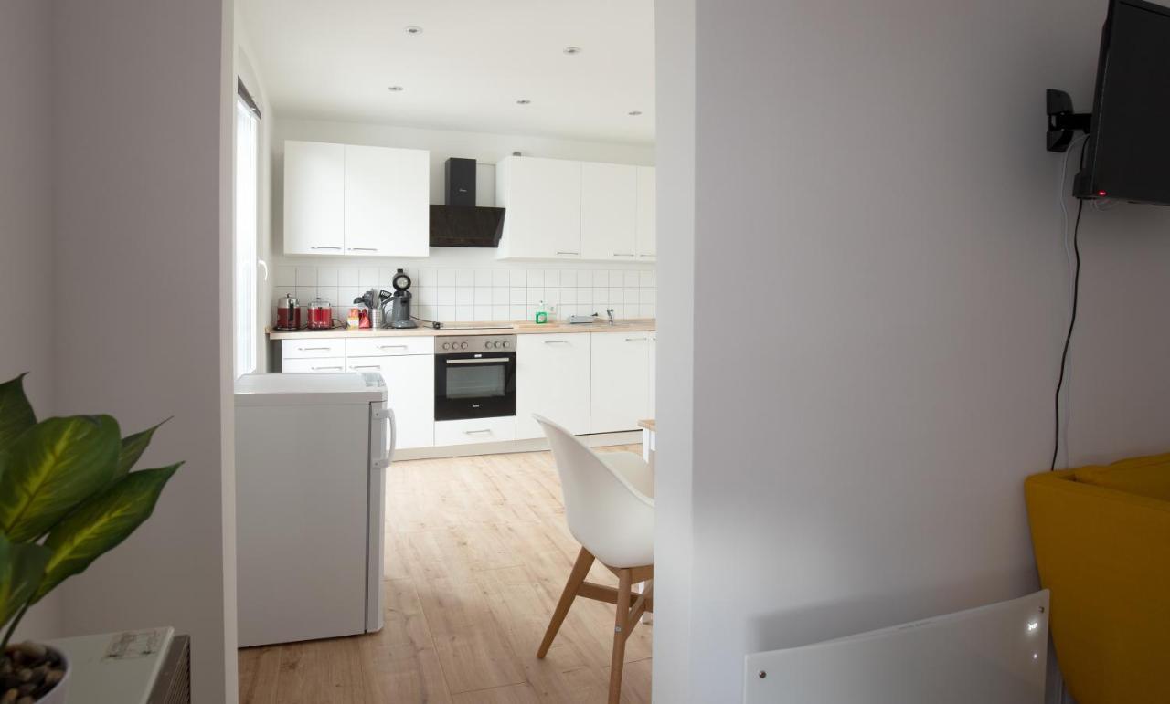 Moderne Wohnung In Der Innenstadt Von Бад Ойнхаузен Екстериор снимка