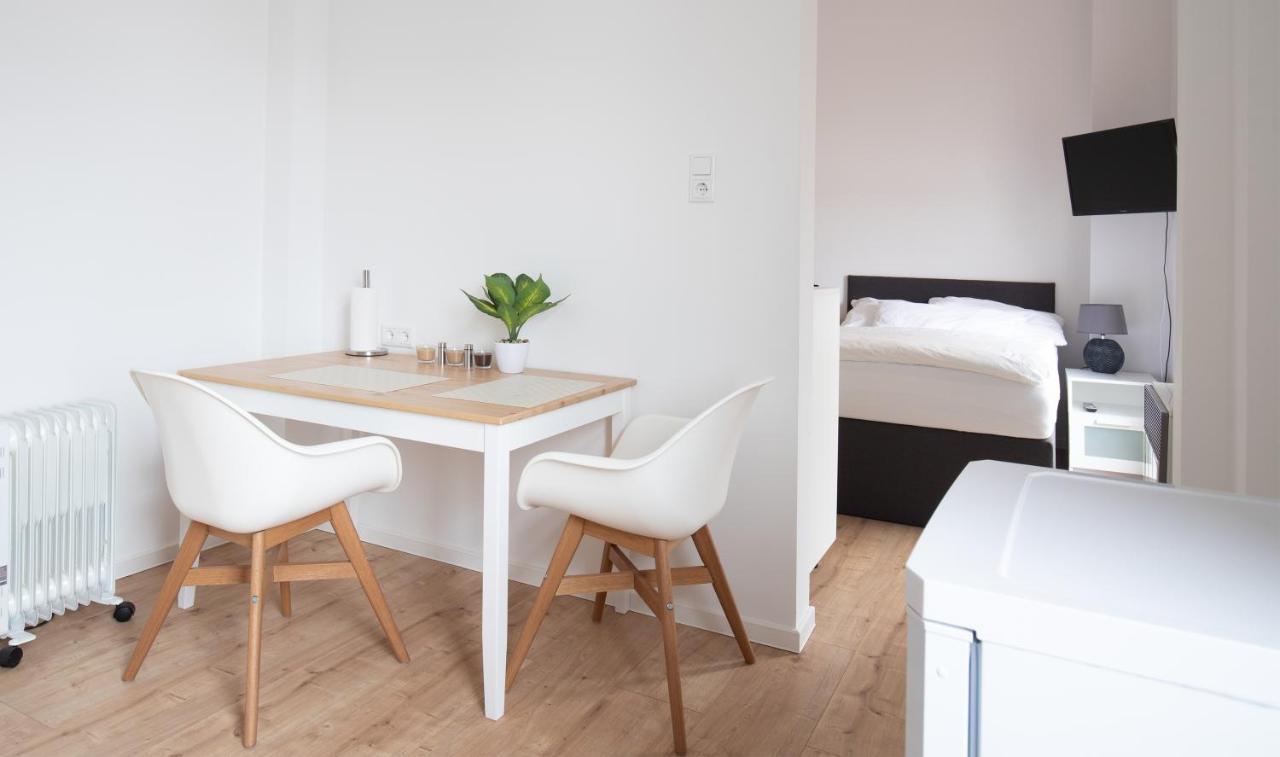 Moderne Wohnung In Der Innenstadt Von Бад Ойнхаузен Екстериор снимка