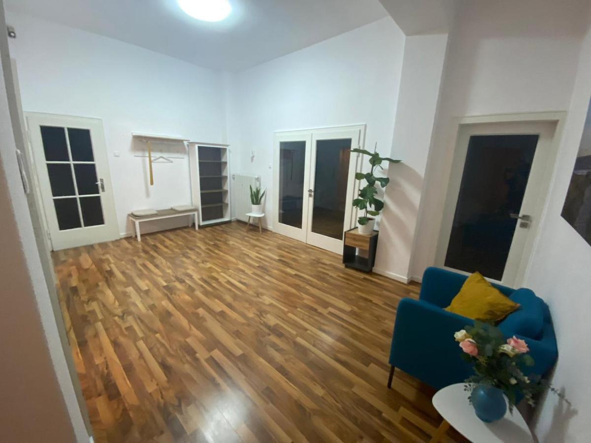 Moderne Wohnung In Der Innenstadt Von Бад Ойнхаузен Екстериор снимка