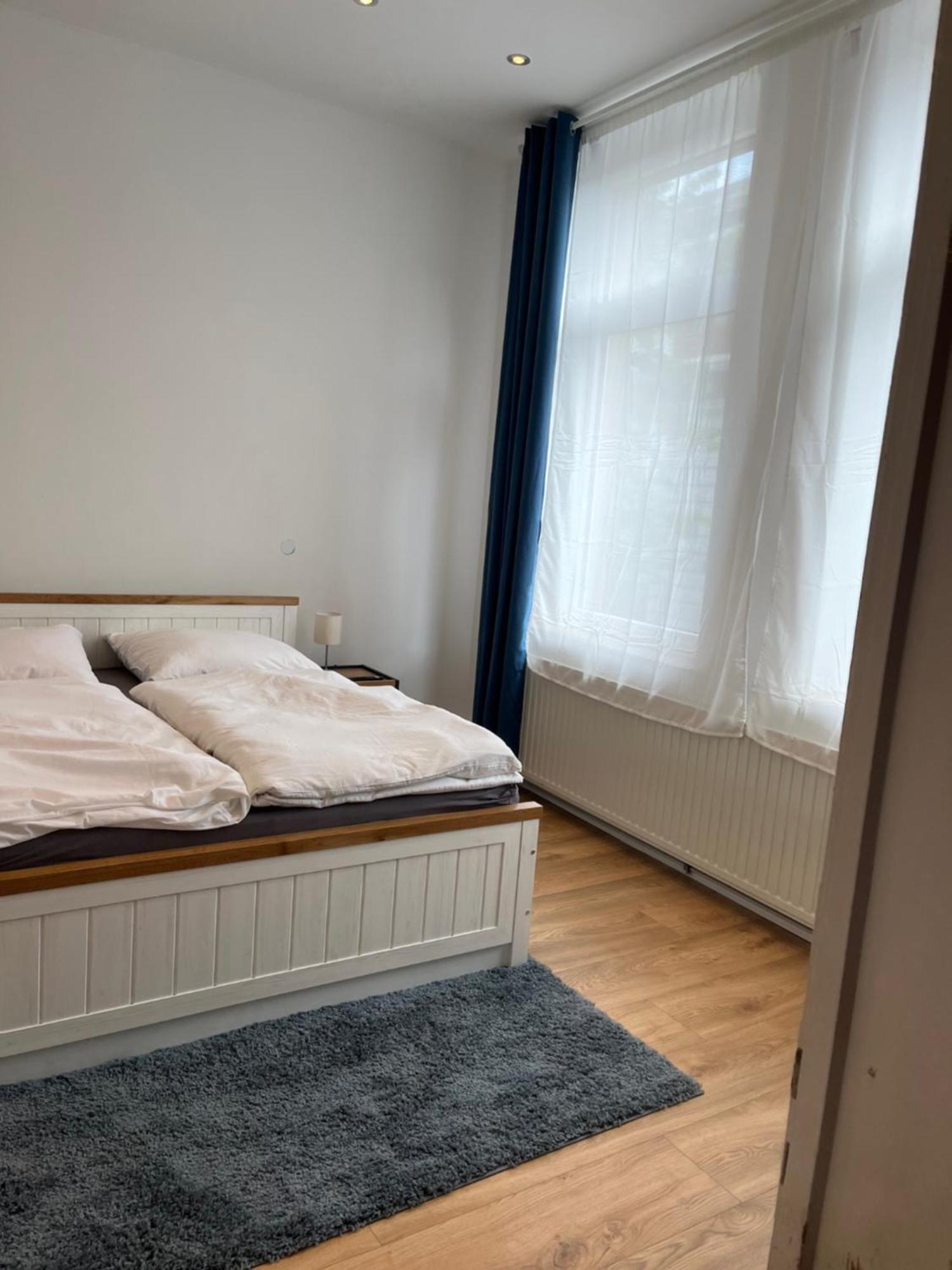 Moderne Wohnung In Der Innenstadt Von Бад Ойнхаузен Екстериор снимка