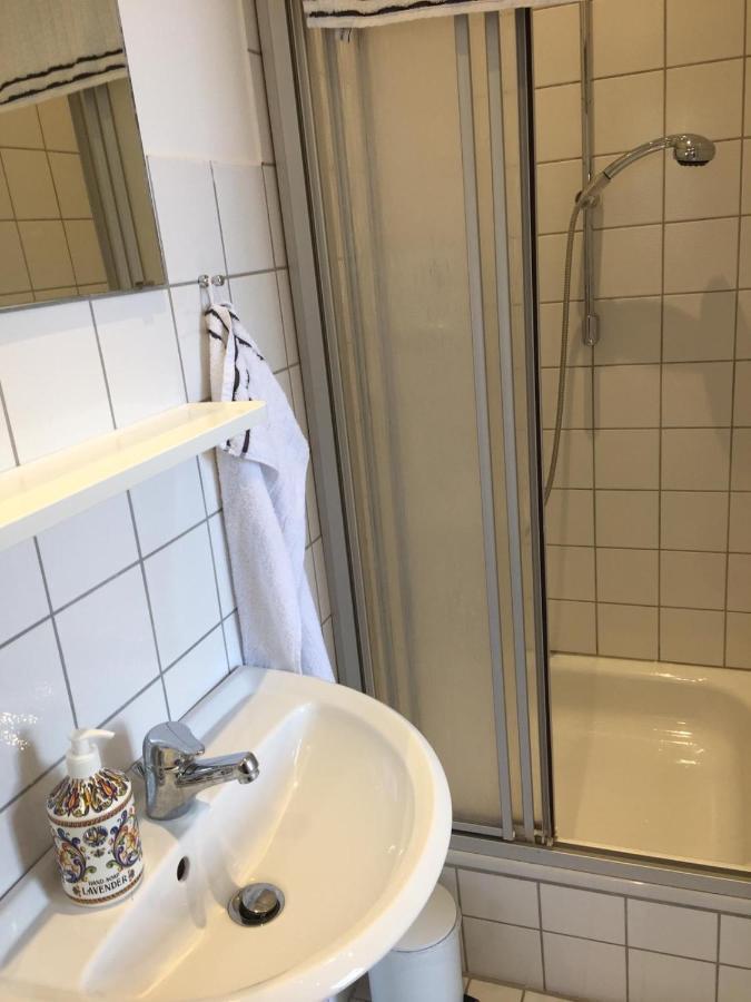 Moderne Wohnung In Der Innenstadt Von Бад Ойнхаузен Екстериор снимка