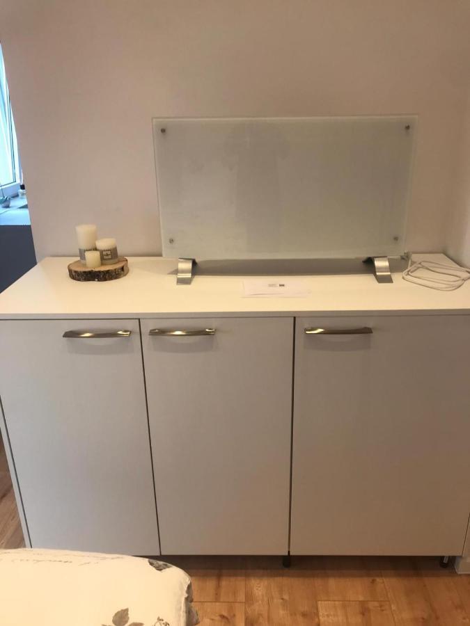 Moderne Wohnung In Der Innenstadt Von Бад Ойнхаузен Екстериор снимка